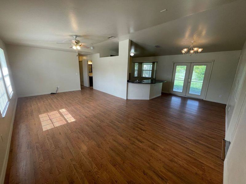 445 Candlewick Cir W - Photo 2 of 18