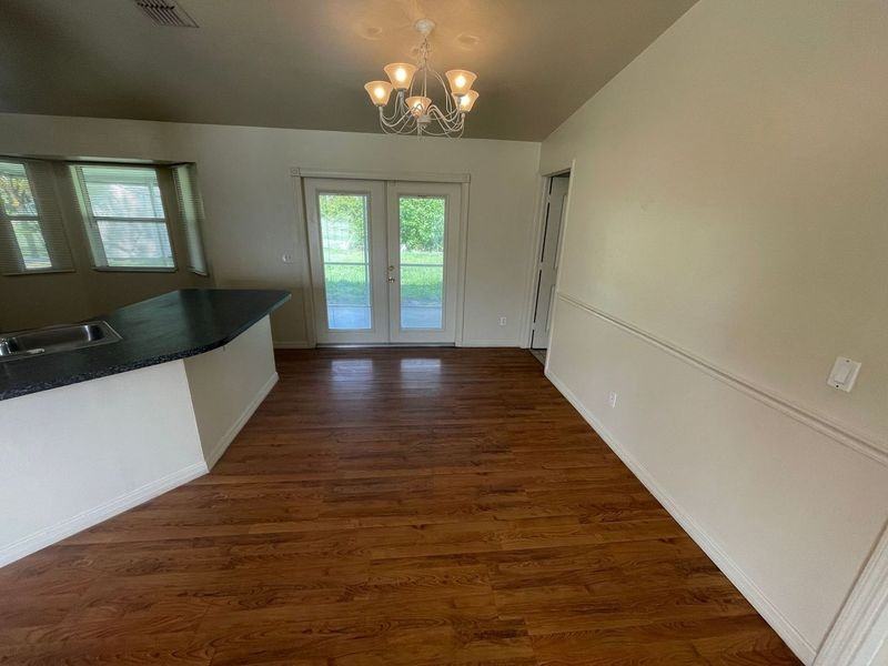 445 Candlewick Cir W - Photo 3 of 18