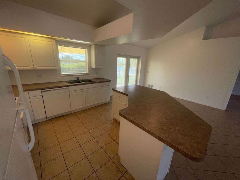 721 Castlestone Ave S - Photo 4 of 17