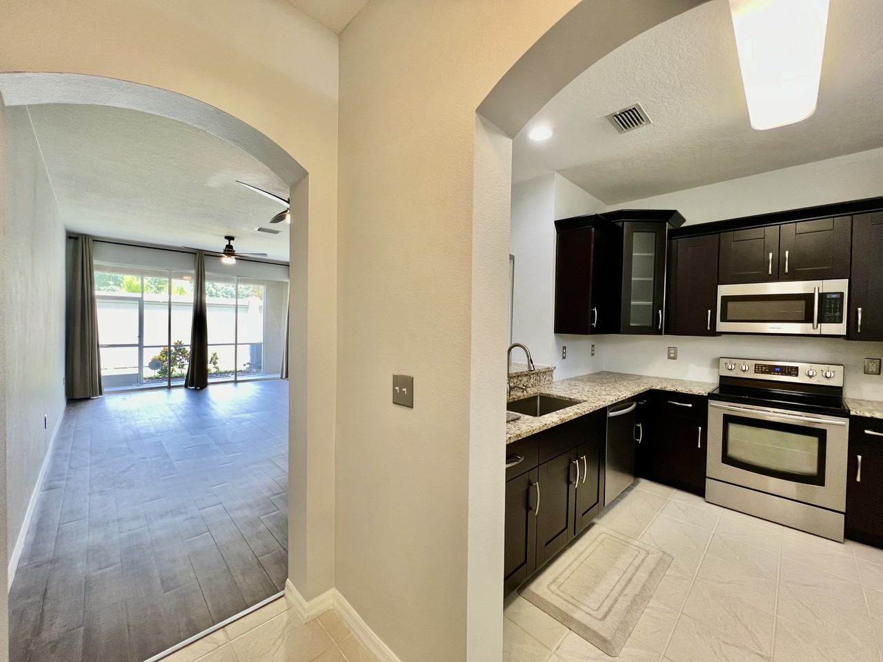 11234 Windsor Place Cir - Photo 4 of 31