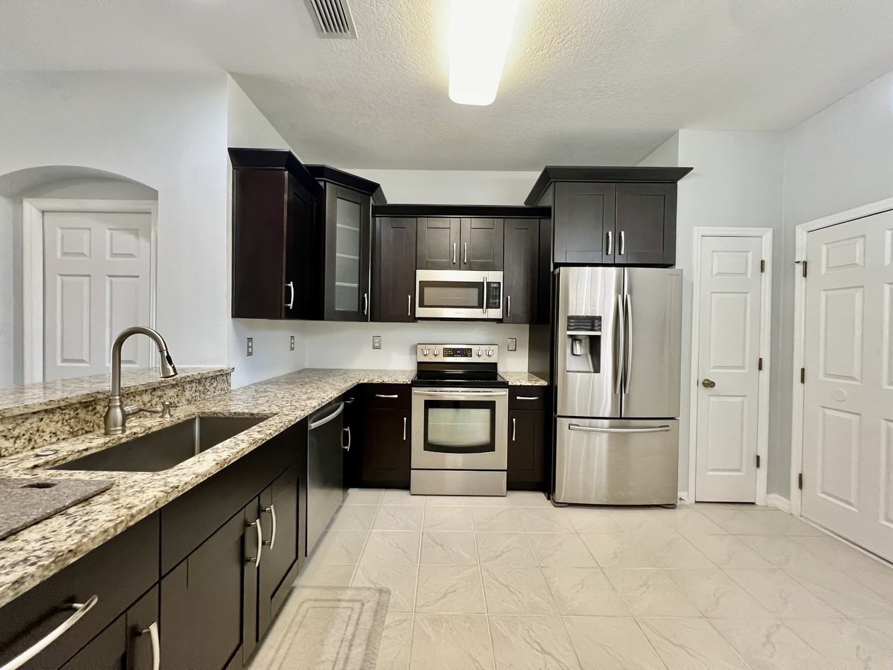 11234 Windsor Place Cir - Photo 5 of 31