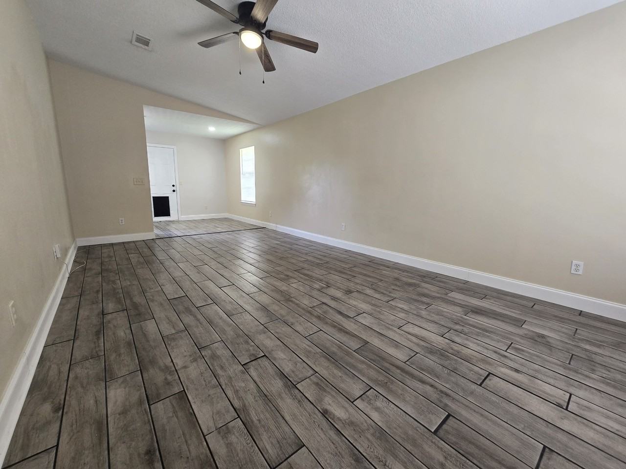 8900 Forest Oak Dr - Photo 3 of 23