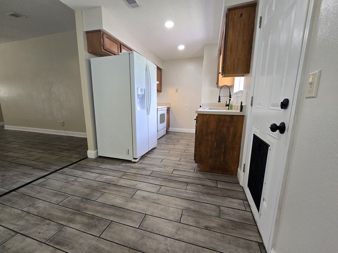 8900 Forest Oak Dr - Photo 7 of 23
