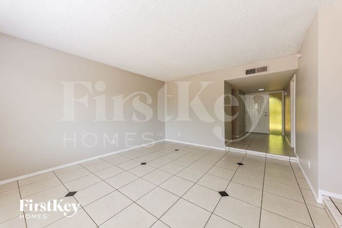 4201 W Eva St - Photo 3 of 16