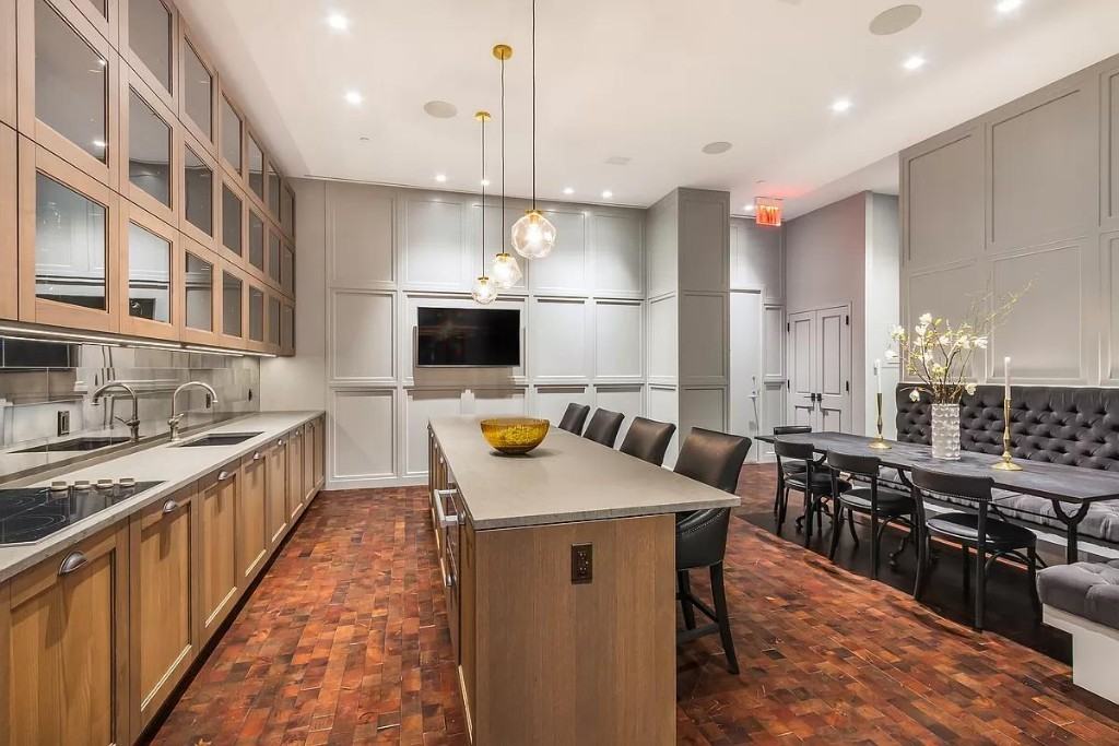 West St #17T - Photo 4 of 4