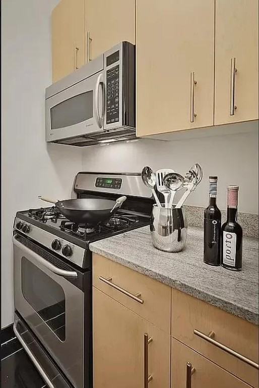 Washington St #10V - Photo 3 of 7