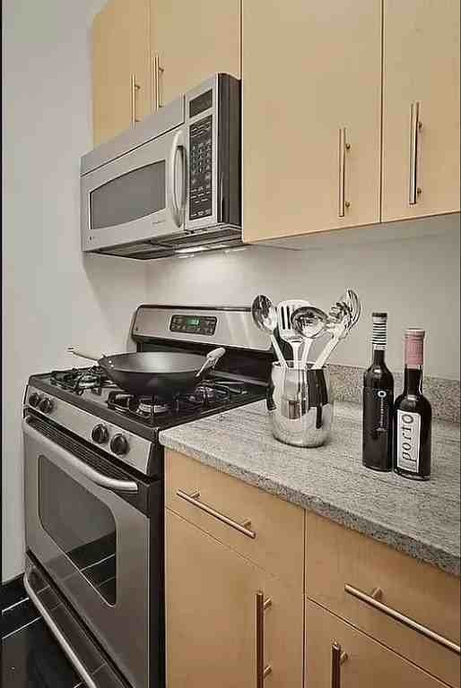 Washington St #5C - Photo 2 of 6