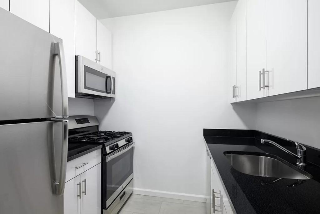 West St #14A - Photo 3 of 13