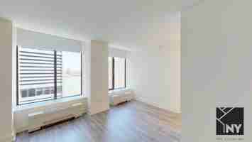 featured image of Hanover Sq #17X