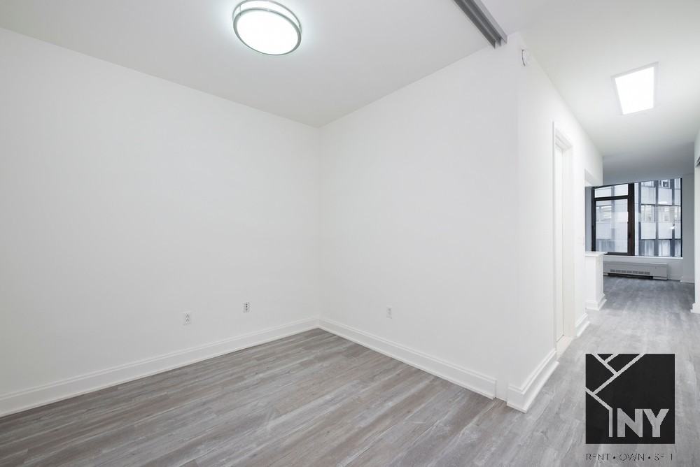 Hanover Sq #17X - Photo 3 of 8