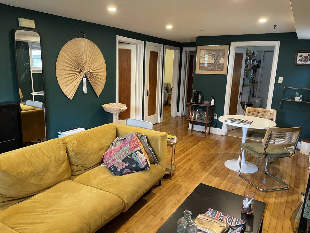 24 Champlain Avenue - Photo 4 of 11