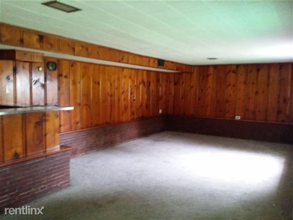 1313 Gabriel Dr - Photo 2 of 9