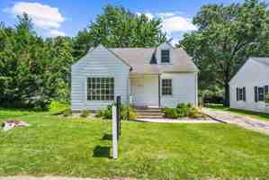 featured image of 1910 Iowa St