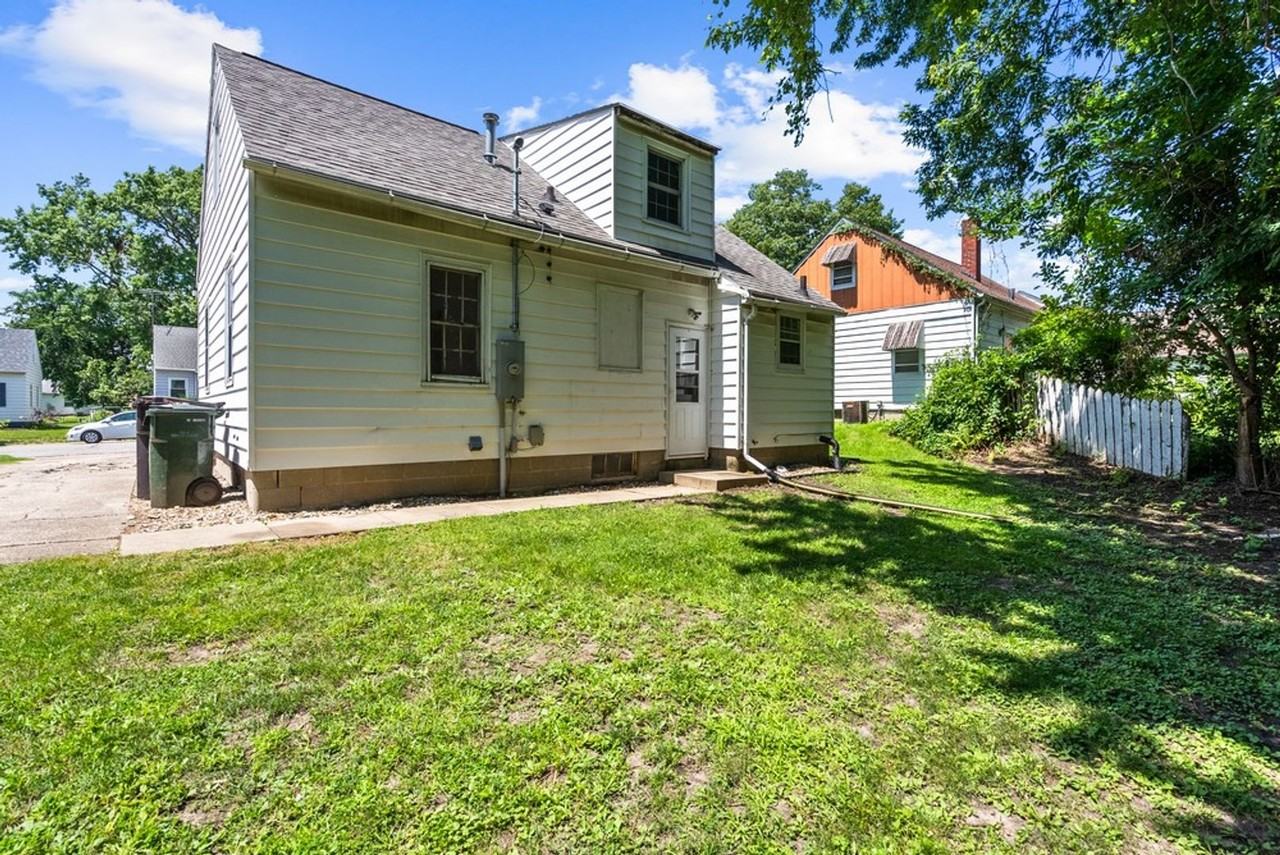 1910 Iowa St - Photo 3 of 23