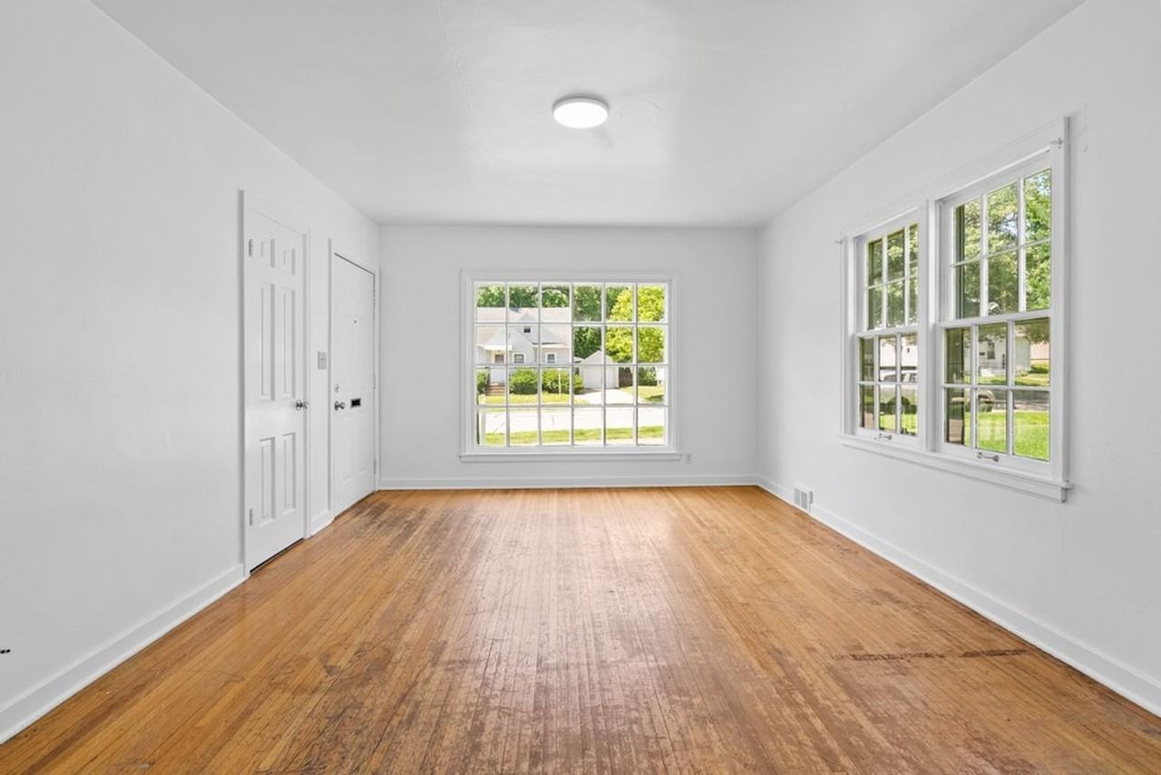 1910 Iowa St - Photo 5 of 23