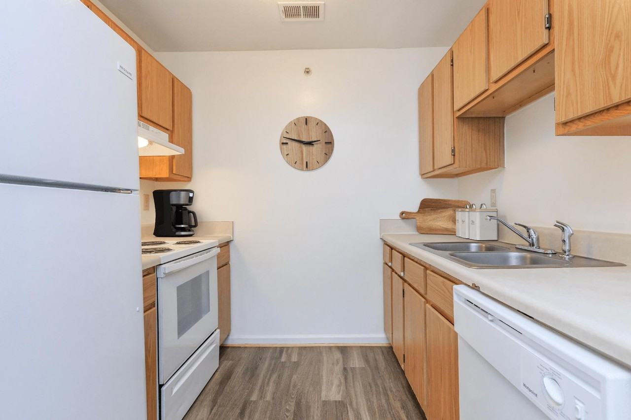 Commons at Churchland - Photo 7 of 29