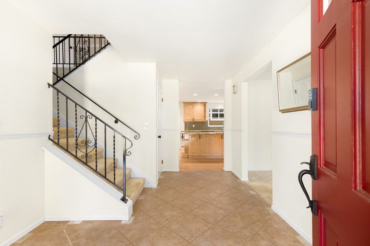 12817 Ne 144th Way - Photo 2 of 18