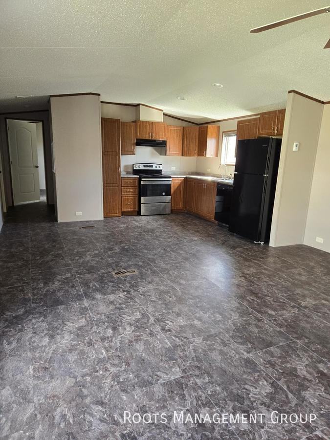 19 Riviera Courts Dr #19 - Photo 2 of 9