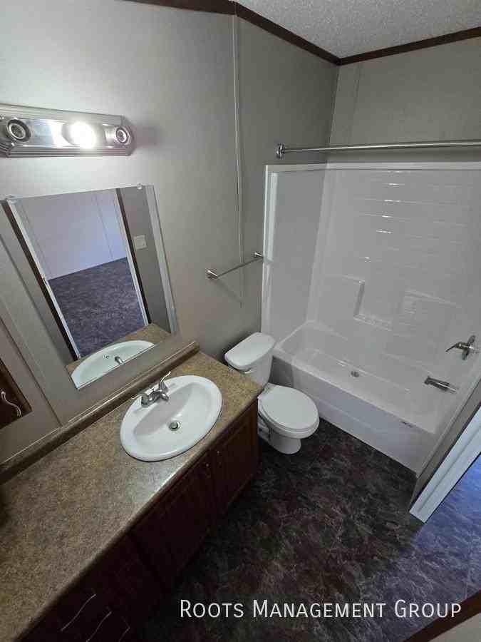 19 Riviera Courts Dr #19 - Photo 3 of 9