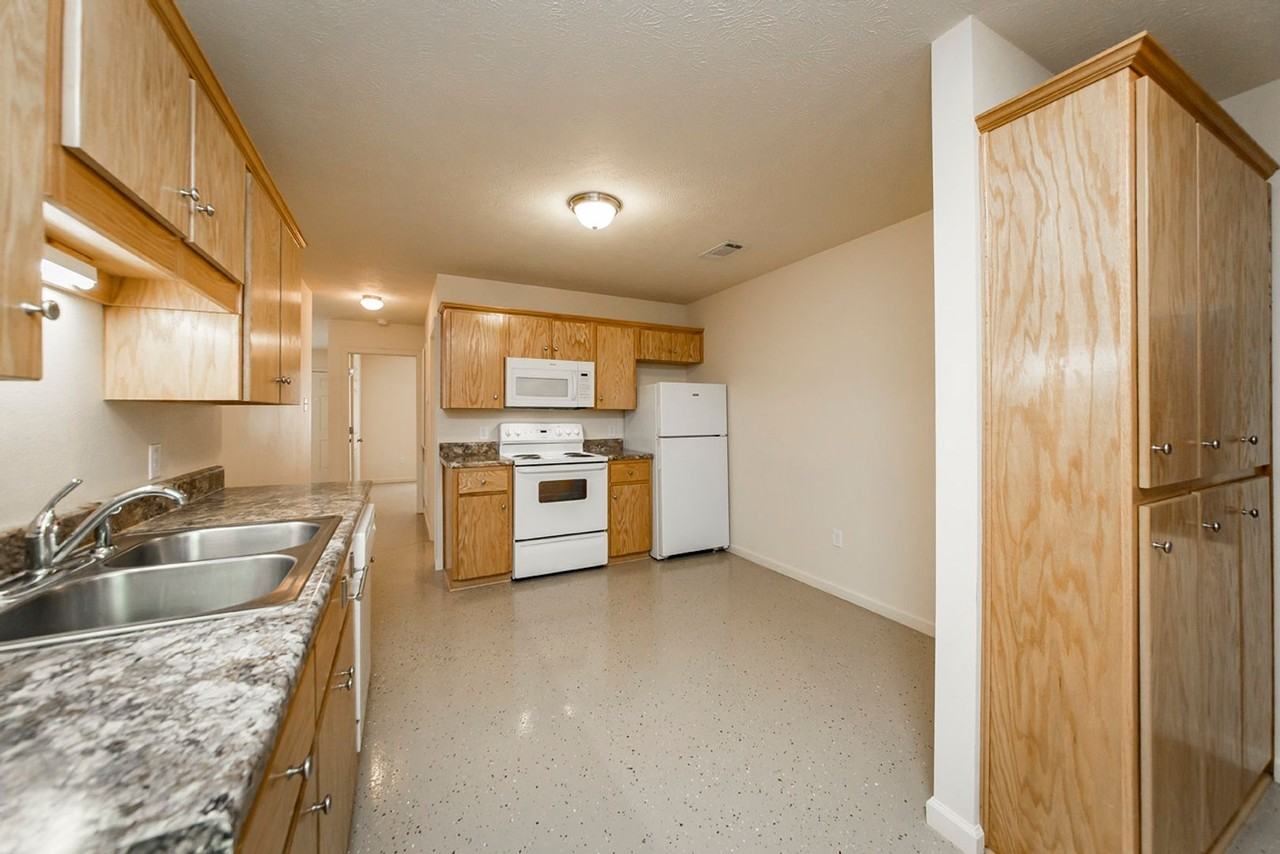 131 Cardinal Ln - Photo 4 of 11