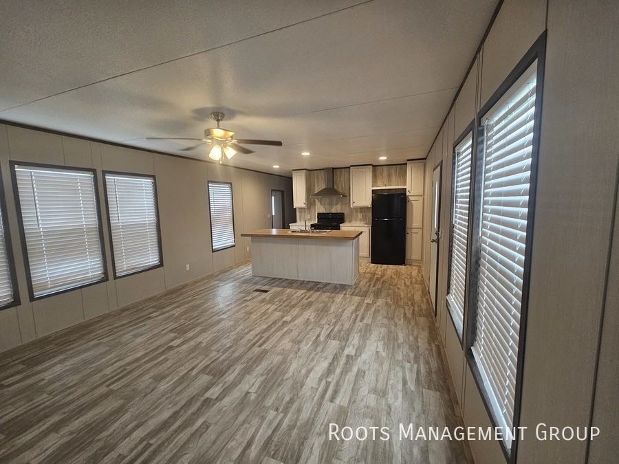 8 Greenwood Dr #8GW - Photo 2 of 18