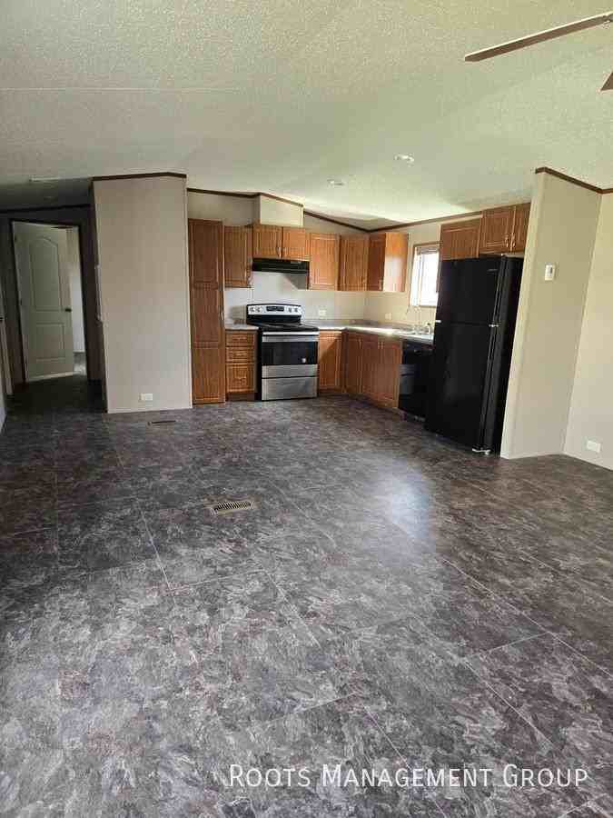 6 Riviera Courts Dr #6 - Photo 2 of 9