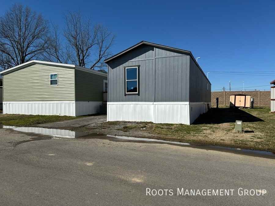 240 Riviera Courts Dr #240 - Photo 2 of 9