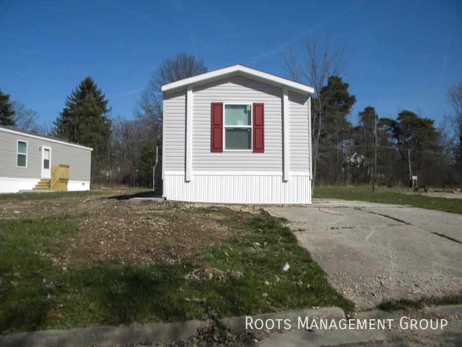1270 Winners Cir N #1270WN - Photo 2 of 8