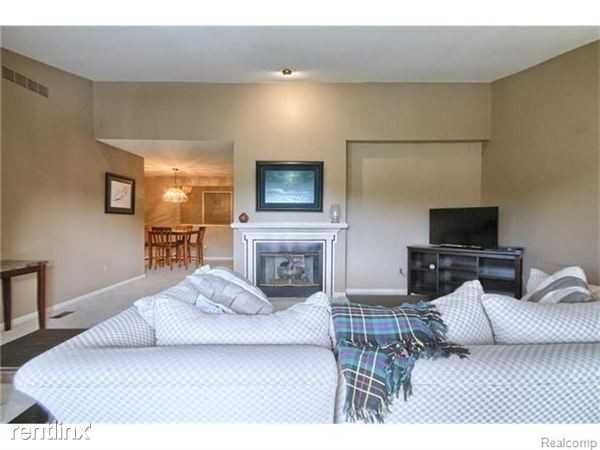 9836 Hawthorne Glen Dr - Photo 2 of 6