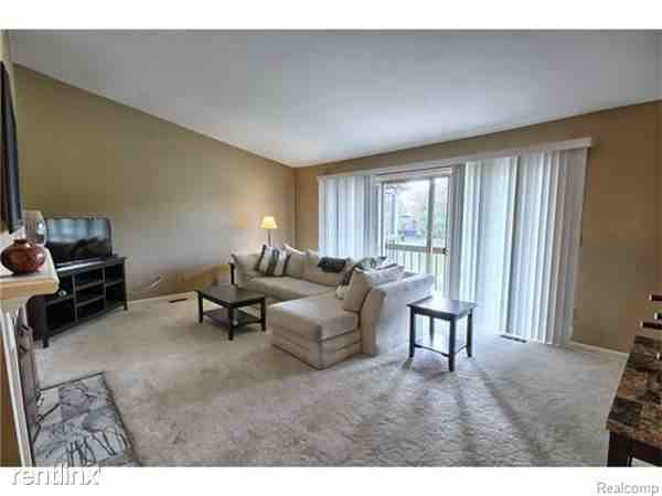 9836 Hawthorne Glen Dr - Photo 3 of 6