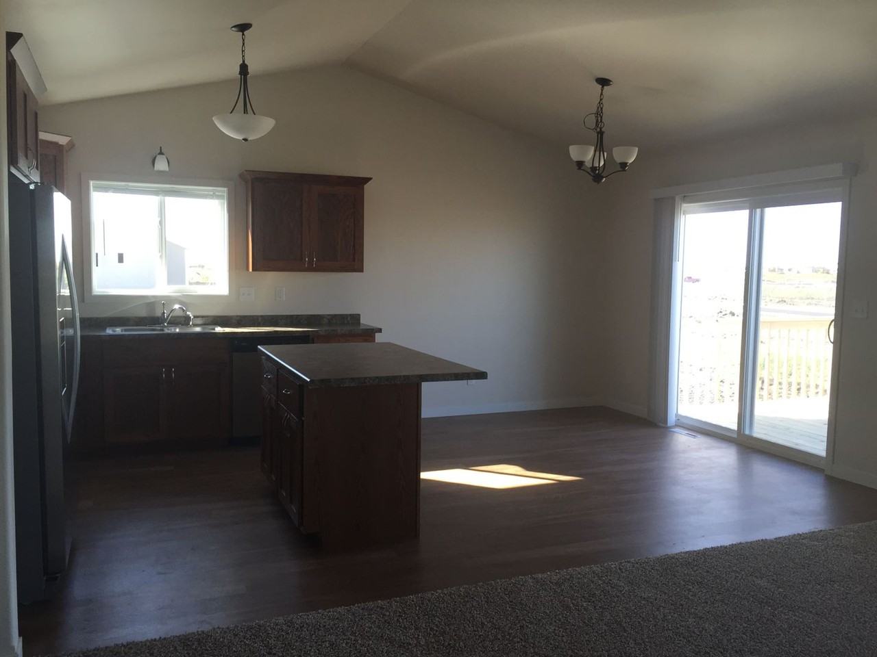 926 29th Ave W - Photo 2 of 4