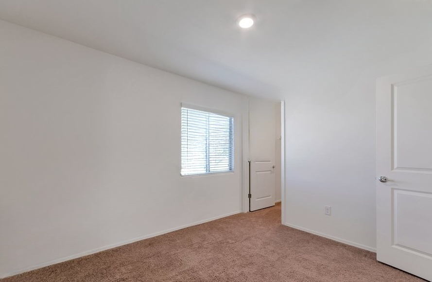 6984 South Victor Drive - Photo 3 of 4