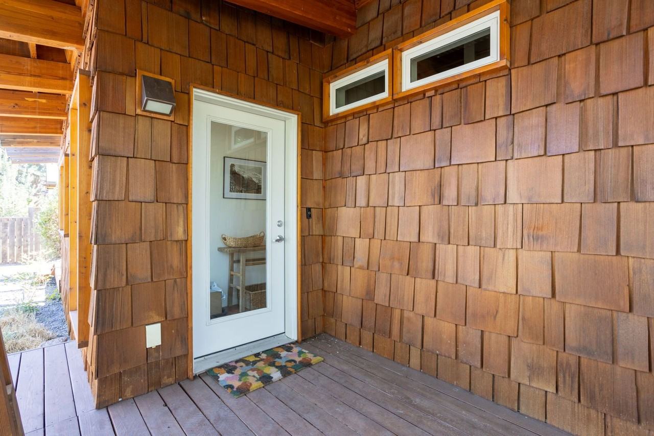 1325 Nw Albany Ave - Photo 2 of 23