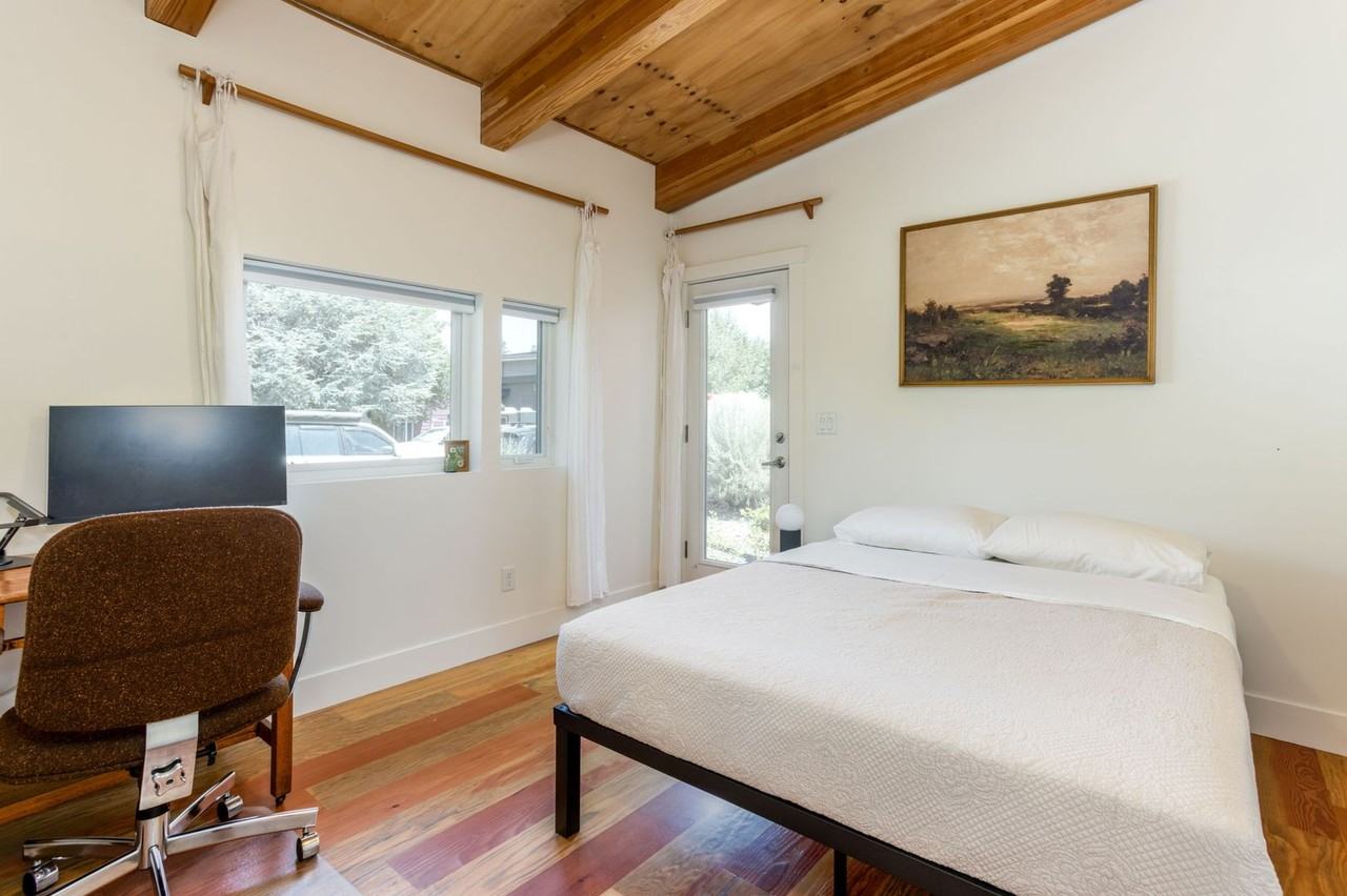 1325 Nw Albany Ave - Photo 6 of 23