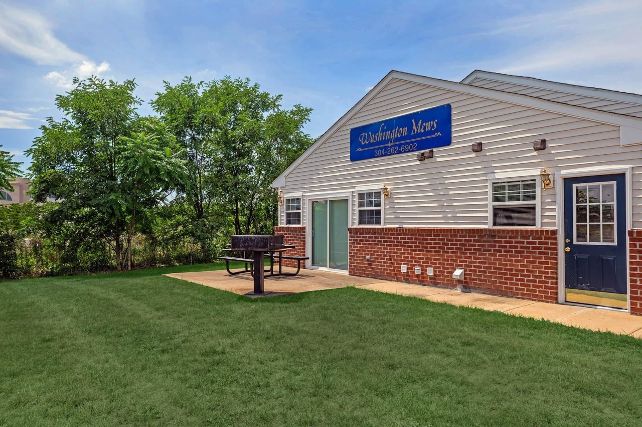 Washington Mews - Photo 7 of 20