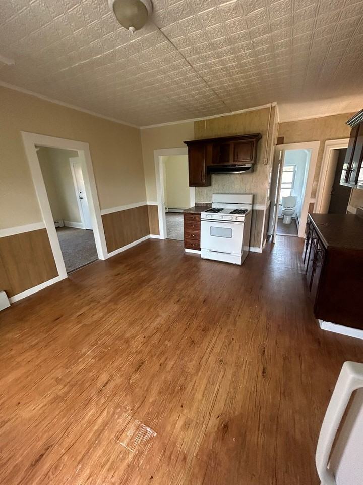 5 Oak Street - Meriden - Photo 3 of 10