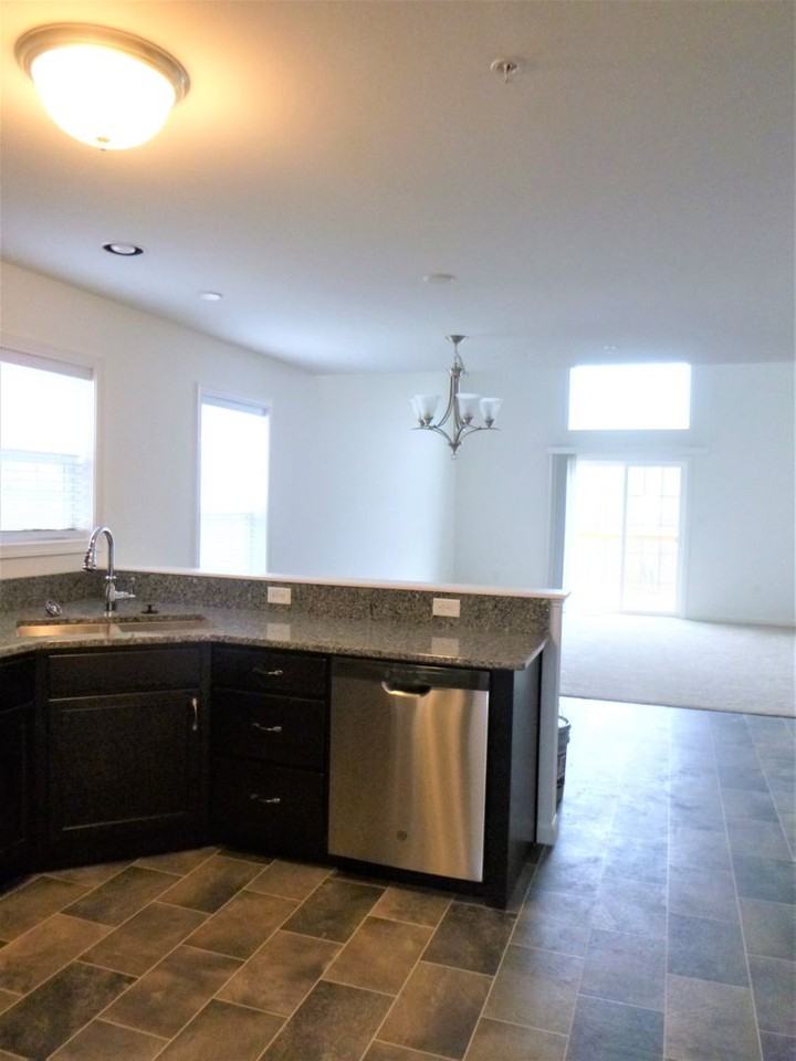 4617 Hamlin Ln - Photo 4 of 9