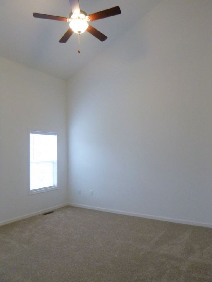 4617 Hamlin Ln - Photo 6 of 9