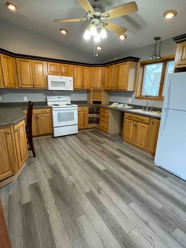 906 Washington St - Photo 3 of 13