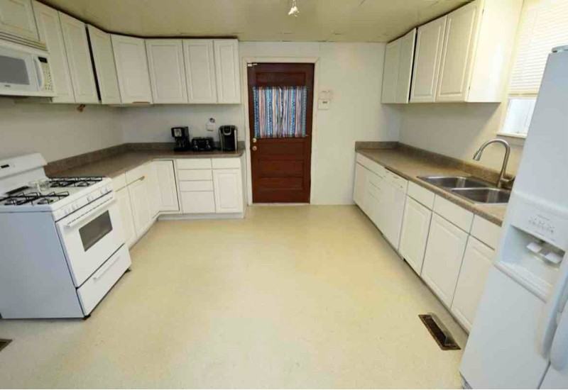 424 W Chickasaw St - Photo 3 of 10