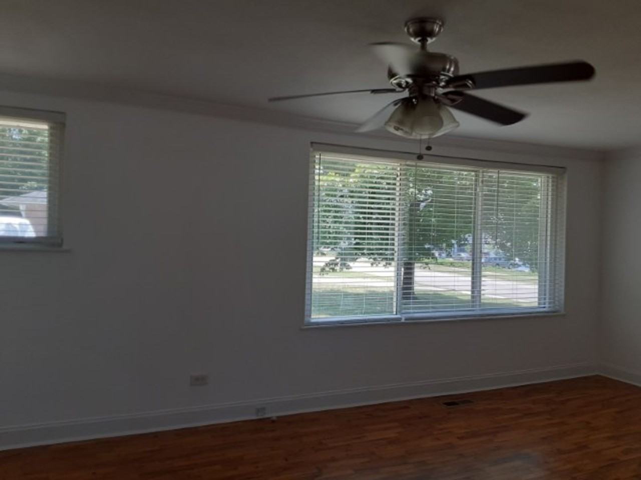 114 Manhattan Ave - Photo 5 of 14