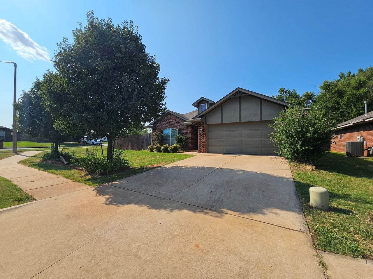 1501 Rangeline Rd - Photo 2 of 10