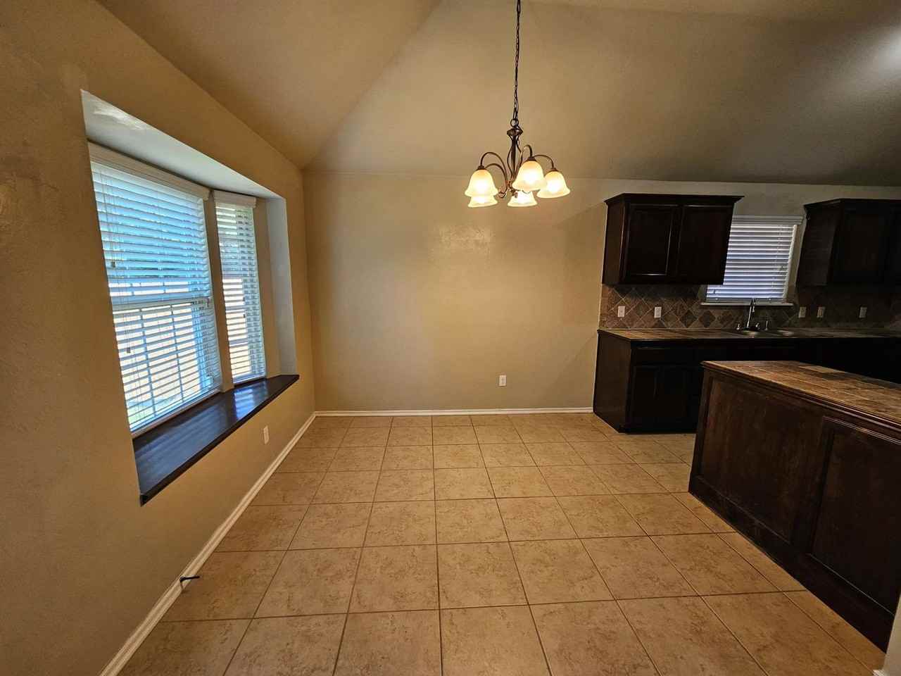 1501 Rangeline Rd - Photo 4 of 10