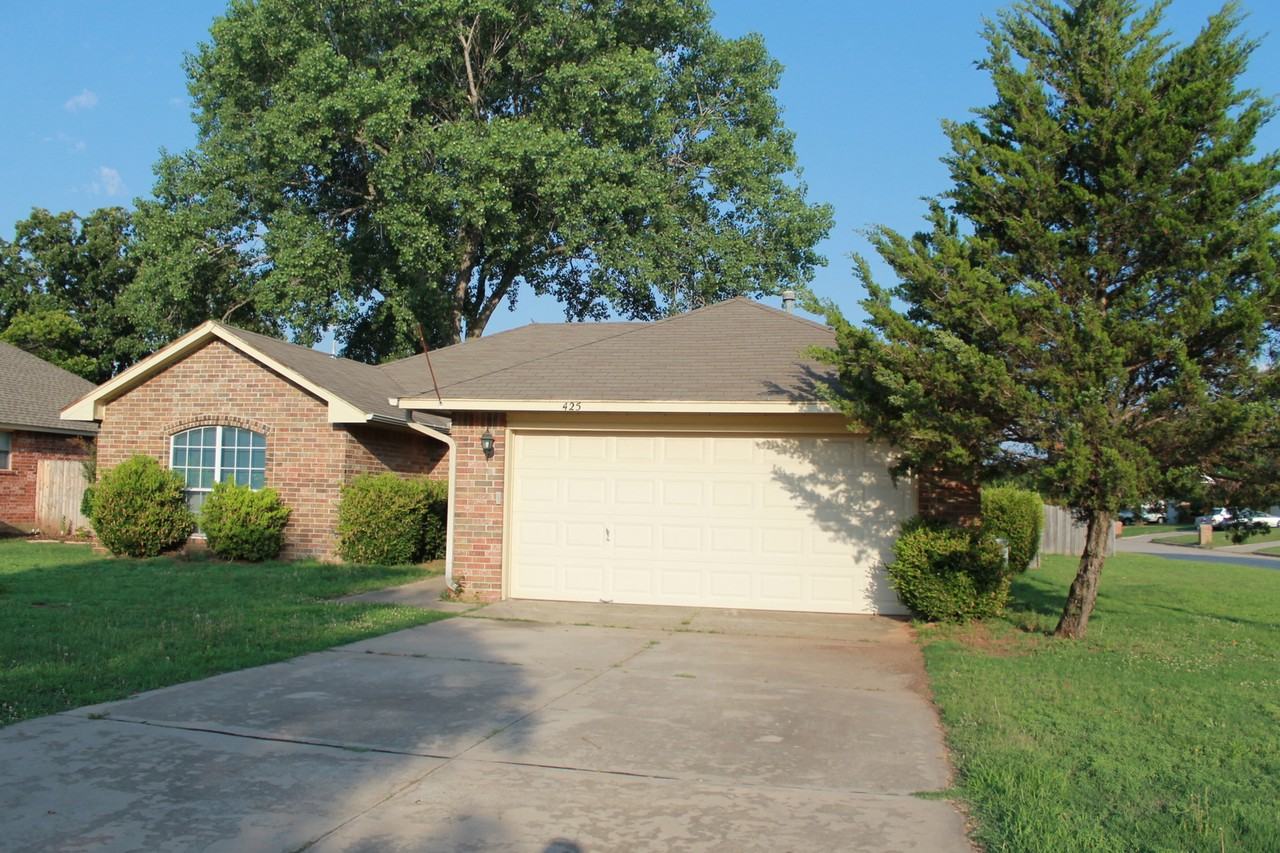 425 Pinehurst Dr - Photo 2 of 27