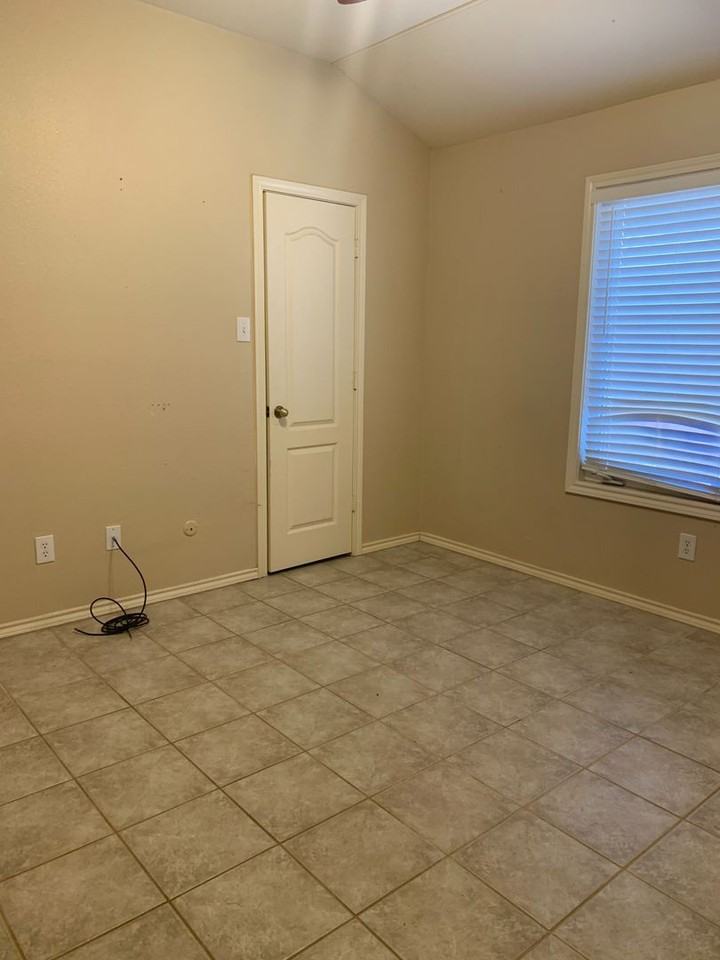 1915 76th St - Photo 3 of 18