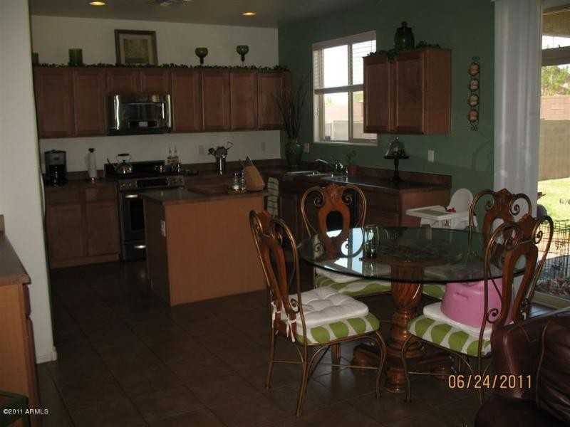 7308 W Glass Ln - Photo 3 of 9