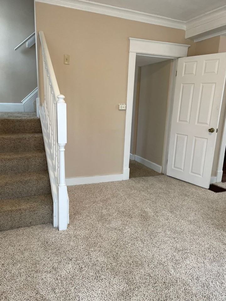 323 N River Blvd - Photo 2 of 18