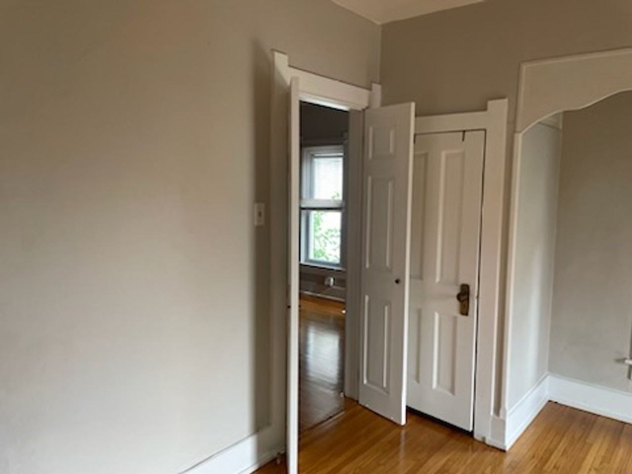 342 S Church St - Photo 5 of 9