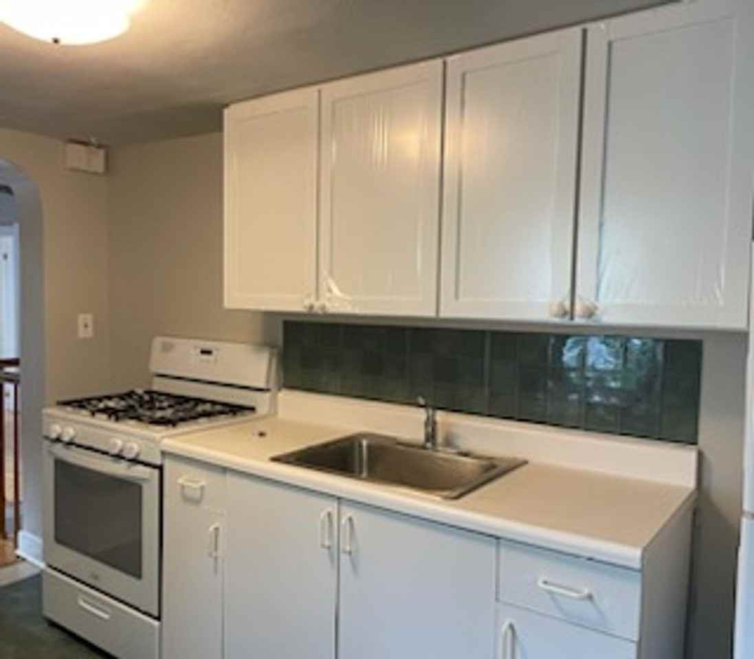 342 S Church St - Photo 7 of 9