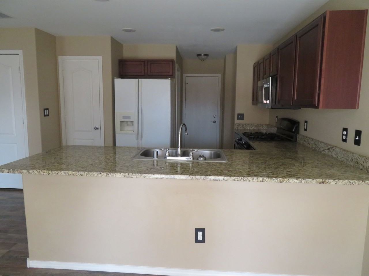 5120 Kensington Way - Photo 6 of 17